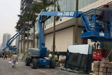 橫琴地區廣告旗安裝作業車與電臺設備作業車日租價格及工程機械租賃指南